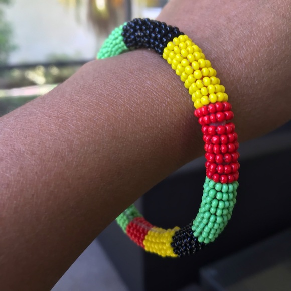 Handmade African Zulu Beaded Bracelet - Picture 2 of 4